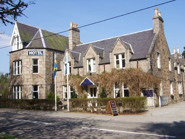 Loch Kinord Hotel